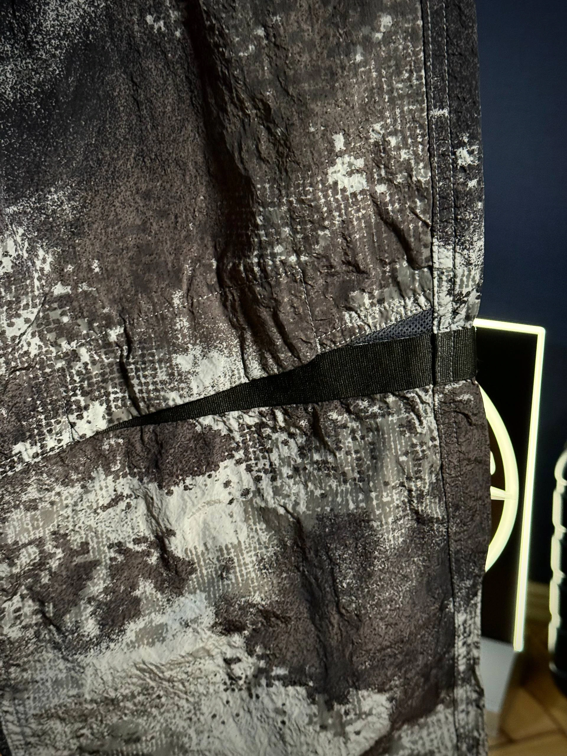 Stone Island Dissolving Grid Camo On Econyl, фото 4