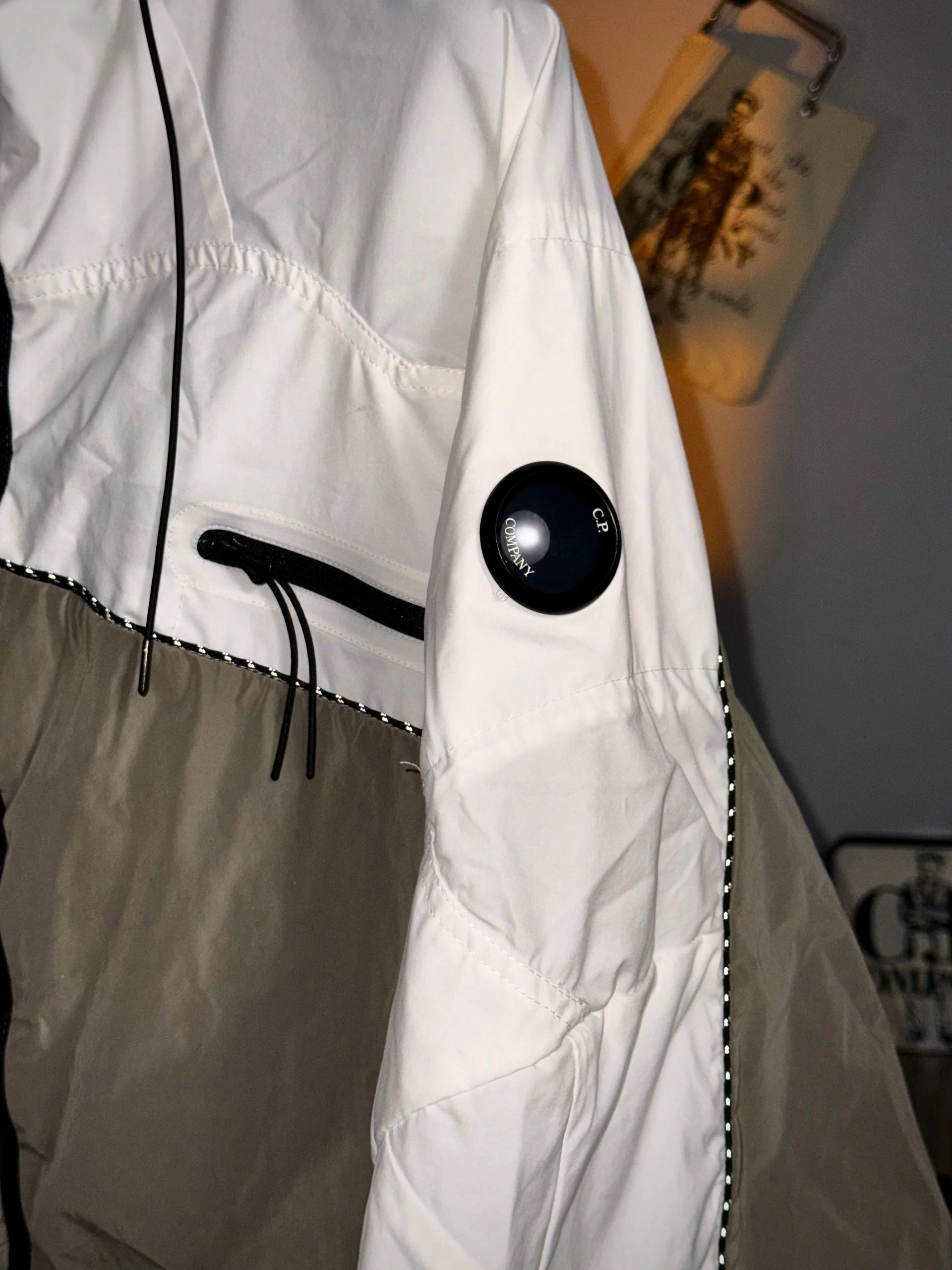 C.P. Company x Robyn Lynch Hybrid Pro-Tec Reflective Lens Poncho-Jacket 1/1, фото 5